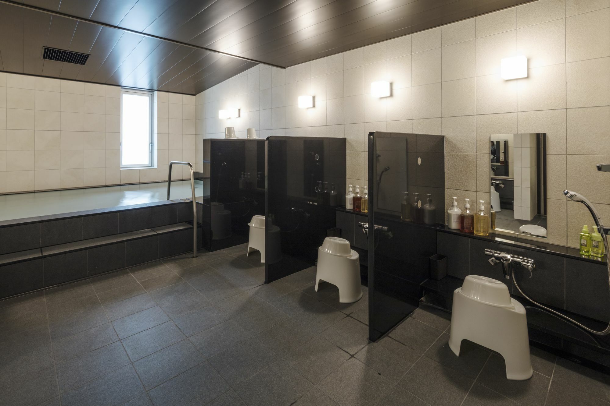 First Cabin Nishiazabu Токио Екстериор снимка