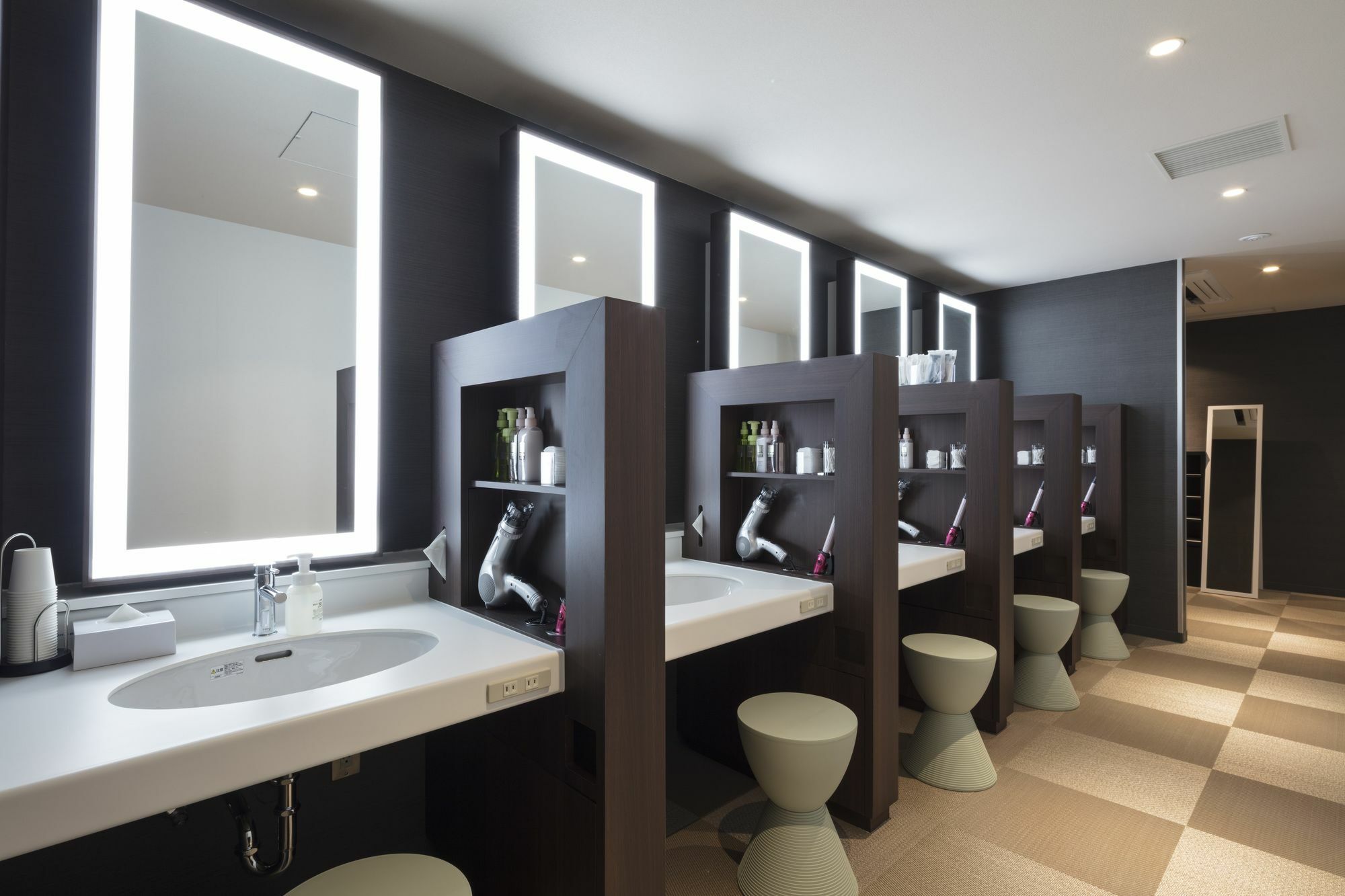 First Cabin Nishiazabu Токио Екстериор снимка